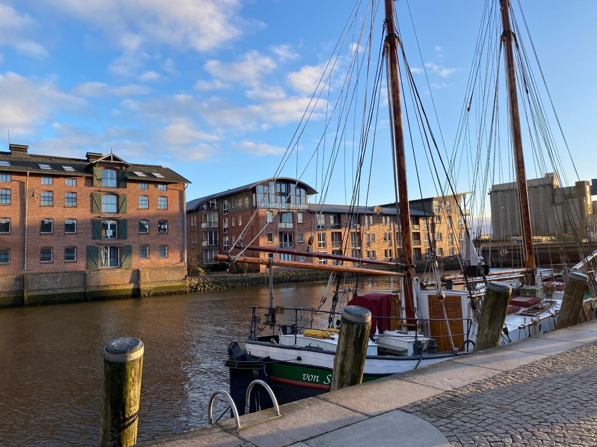 Simmerdeis Am Hafen 胡苏姆 外观 照片